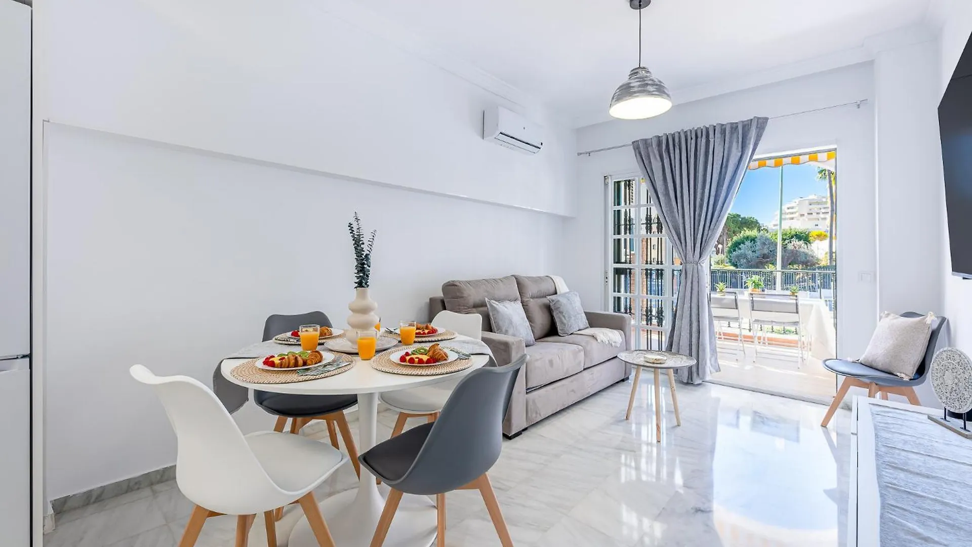 Apartment 797 Holiday Rentals - Apartamento En Pueblo Quinta A 1 Min De La Playa Benalmádena