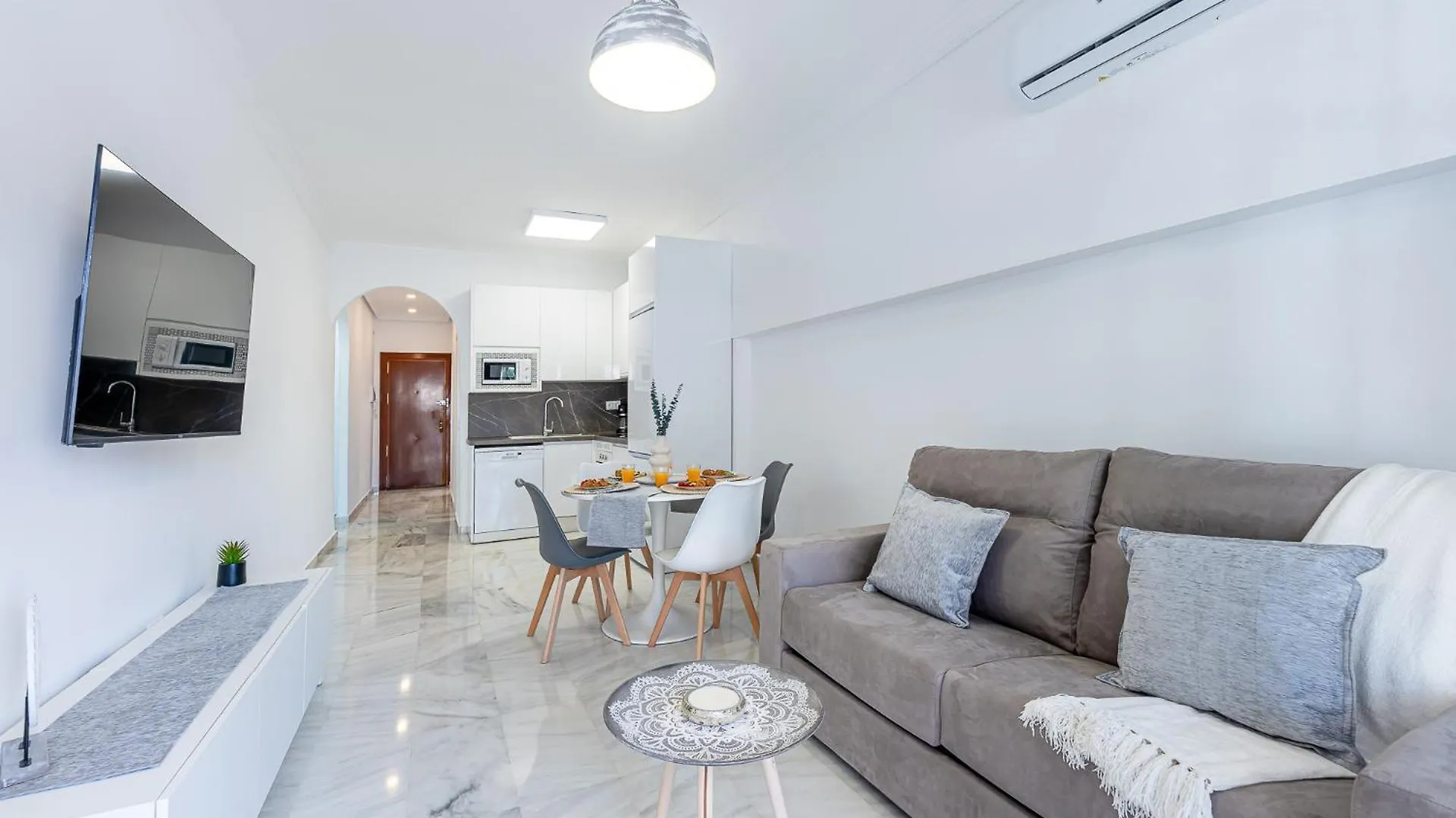 797 Holiday Rentals - Apartamento En Pueblo Quinta A 1 Min De La Playa Benalmádena Apartment