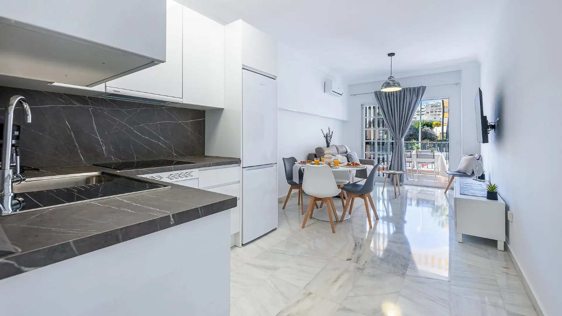 797 Holiday Rentals - Apartamento En Pueblo Quinta A 1 Min De La Playa Benalmádena 0*,  Spanien