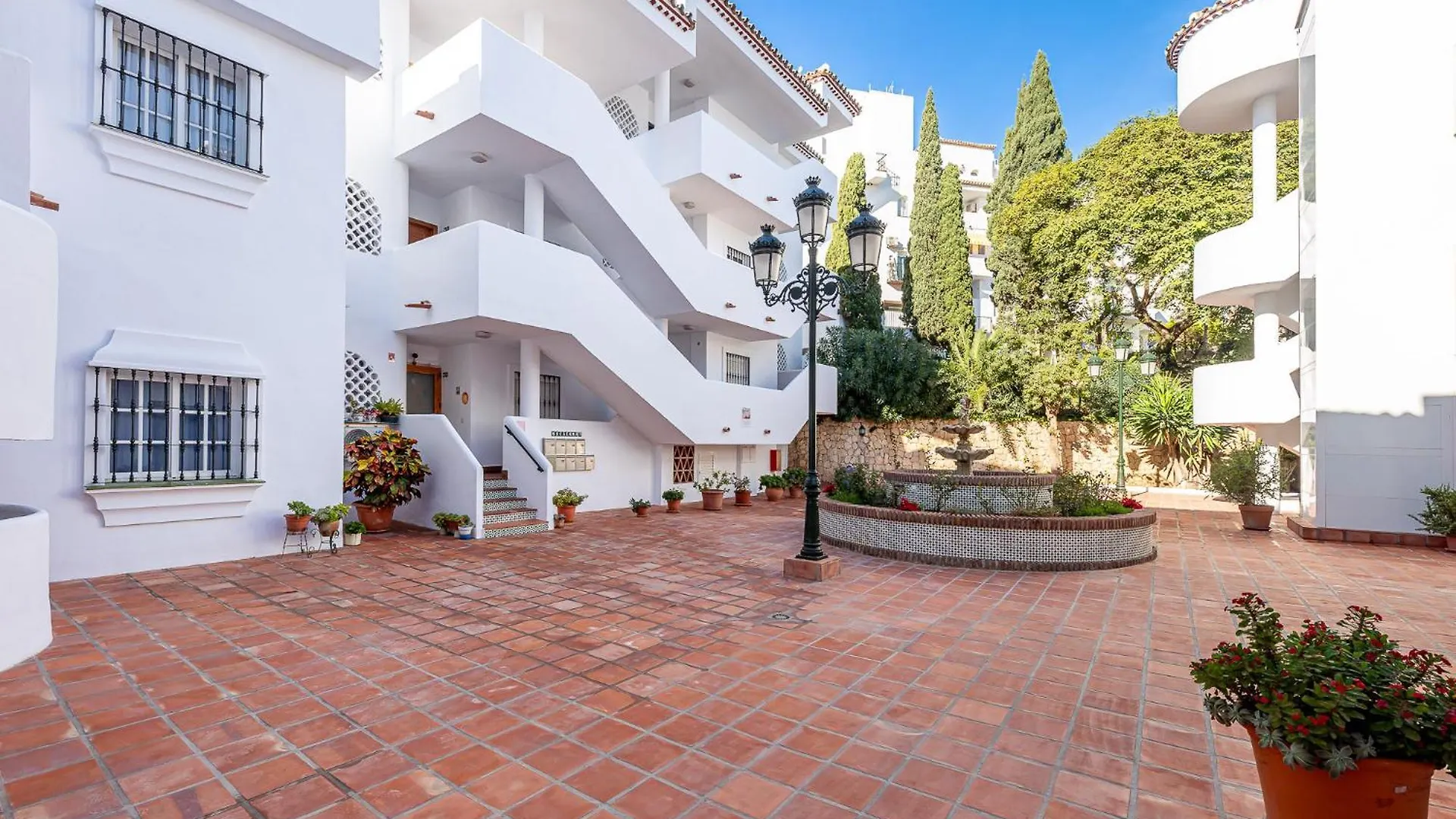 797 Holiday Rentals - Apartamento En Pueblo Quinta A 1 Min De La Playa Benalmadena